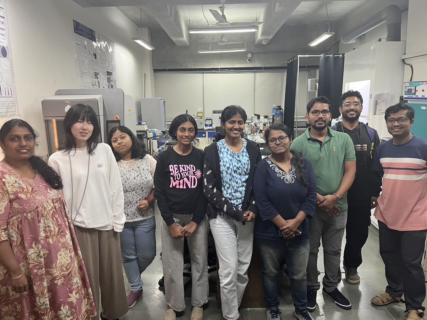 Ms. Yahagi with other lab members.